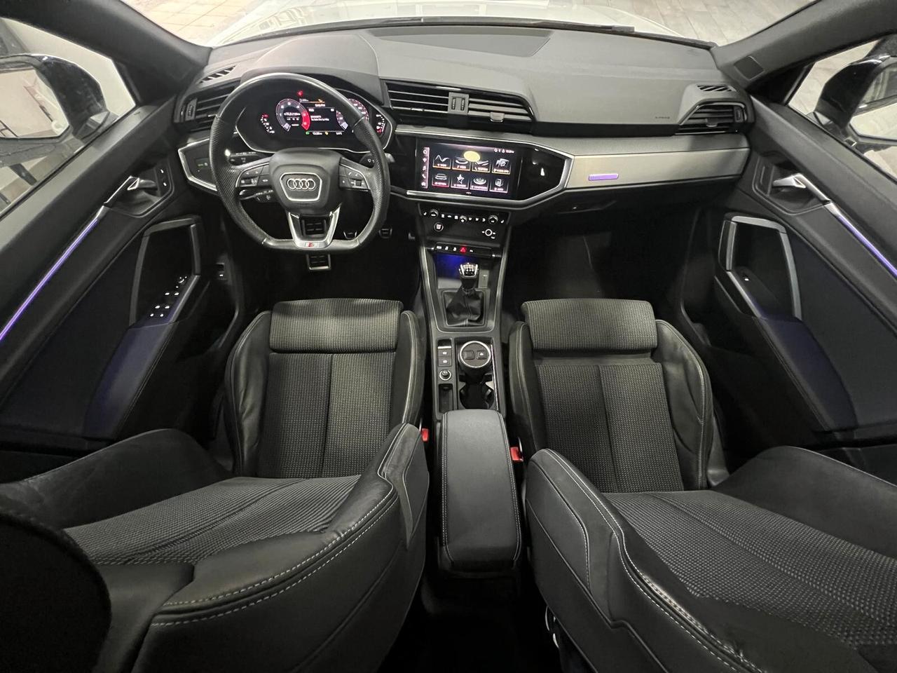 Audi Q3 35 TDI Identity Black