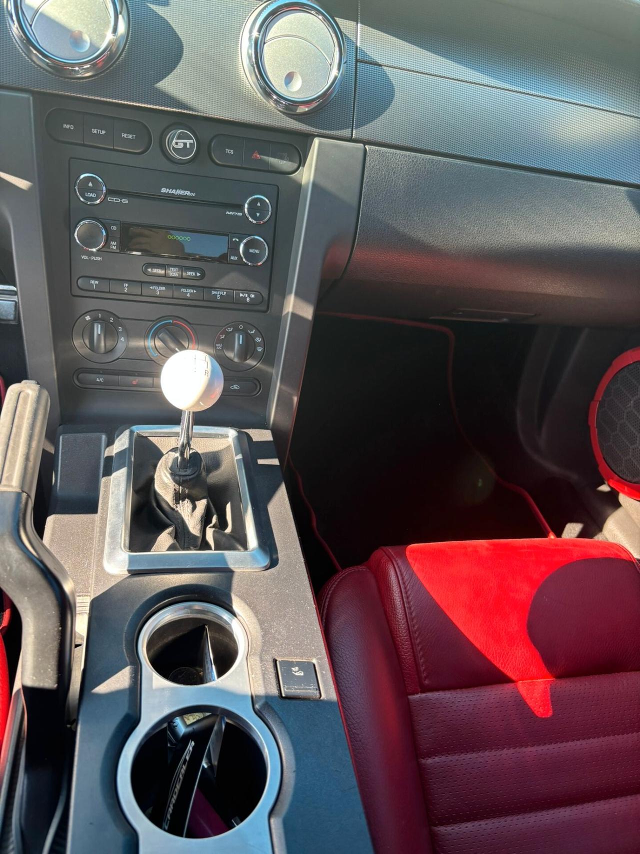 Ford Mustang PREMIUM 2008