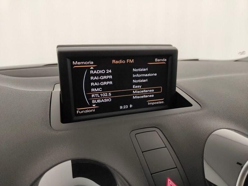 Audi A1 Sportback 1.6 tdi Admired s-tronic Sline esterno
