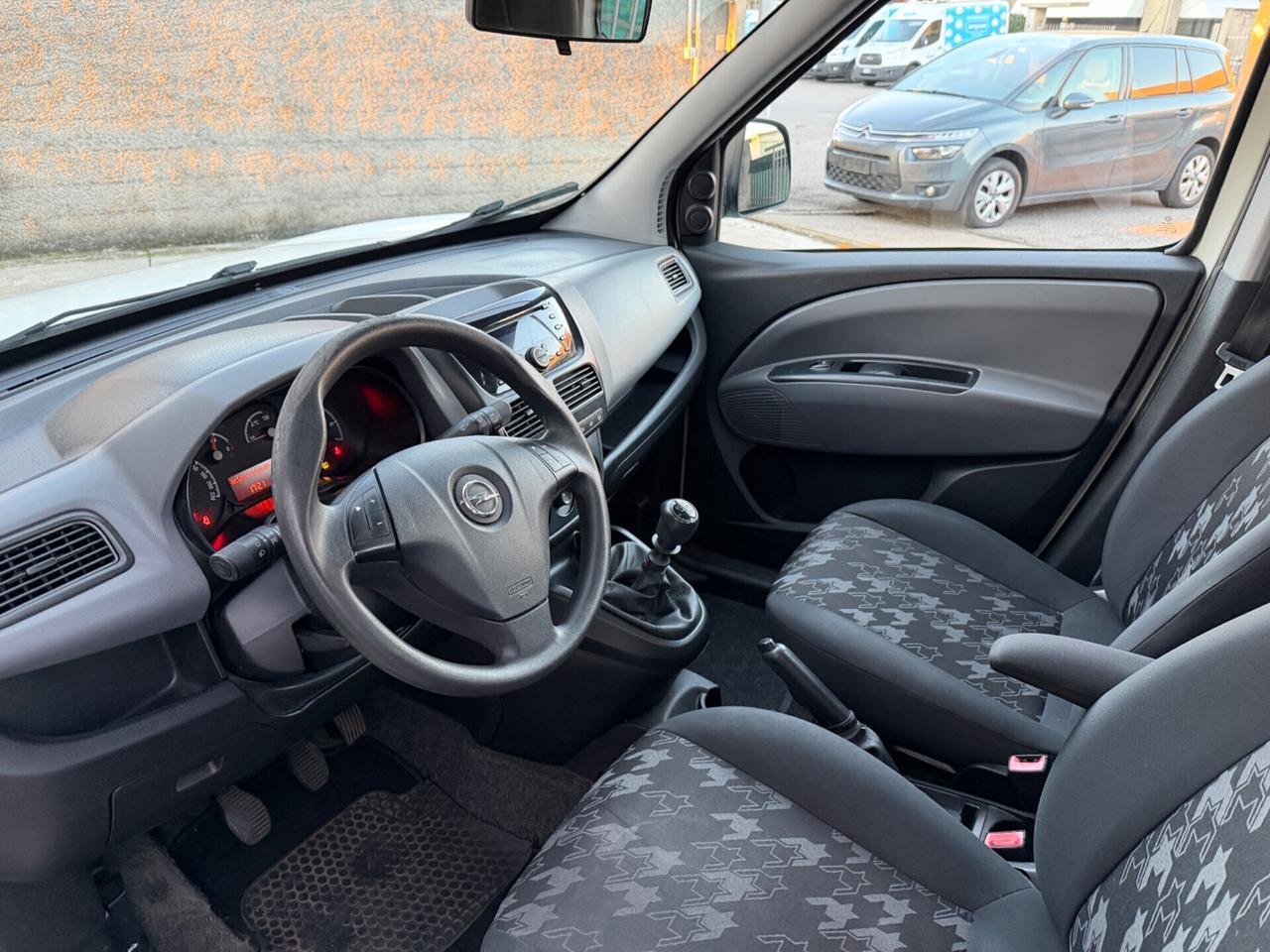 OPEL COMBO 1.6CDTI TETTO ALTO PEDANA OMOLOGATA DISABILI