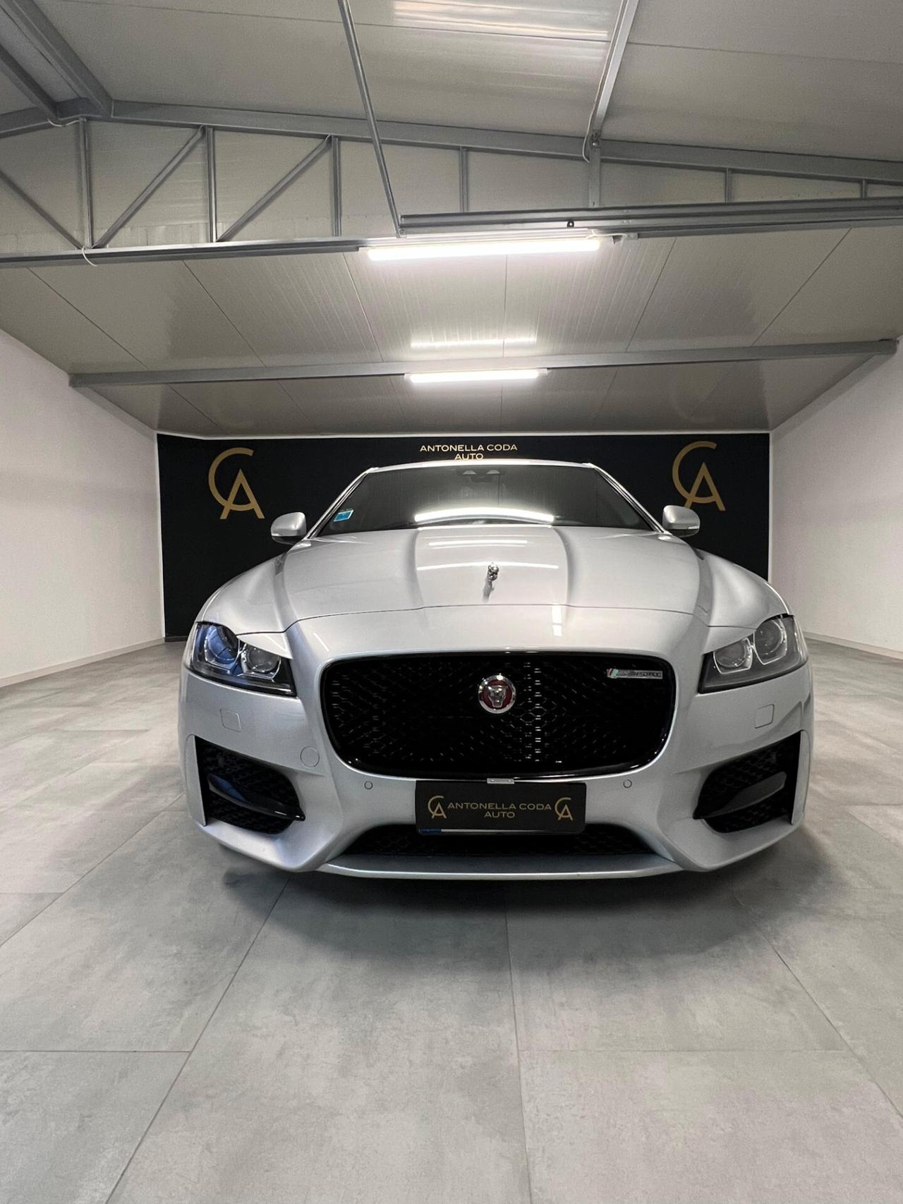 Jaguar XE 2.0 D 240 CV AWD aut. Landmark Edition