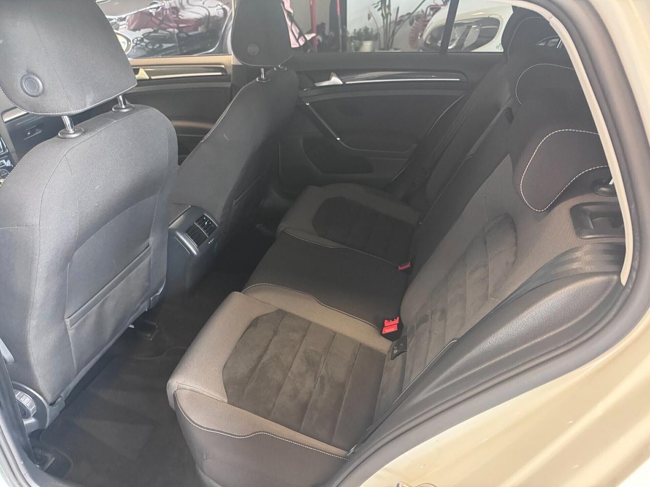 Volkswagen Golf 1.6TDI 5p. 4MOTION Highline BlueMotion Technology