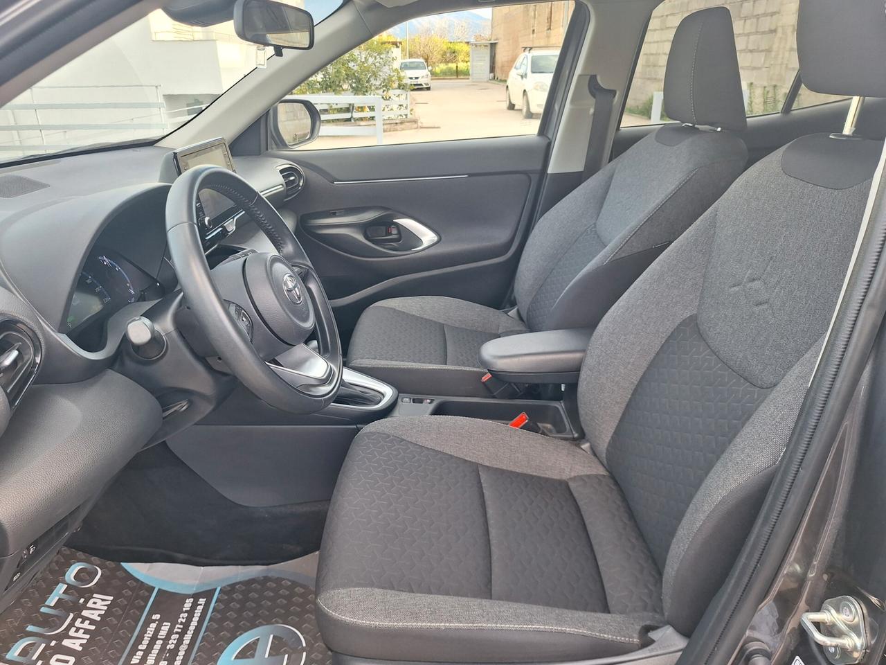 Toyota Yaris Cross 1.5 Hybrid 115cv Business NAV+RETROCAM. 2023