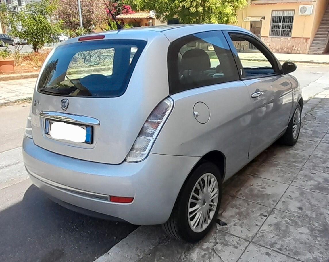 Lancia Ypsilon 1.2 Argento