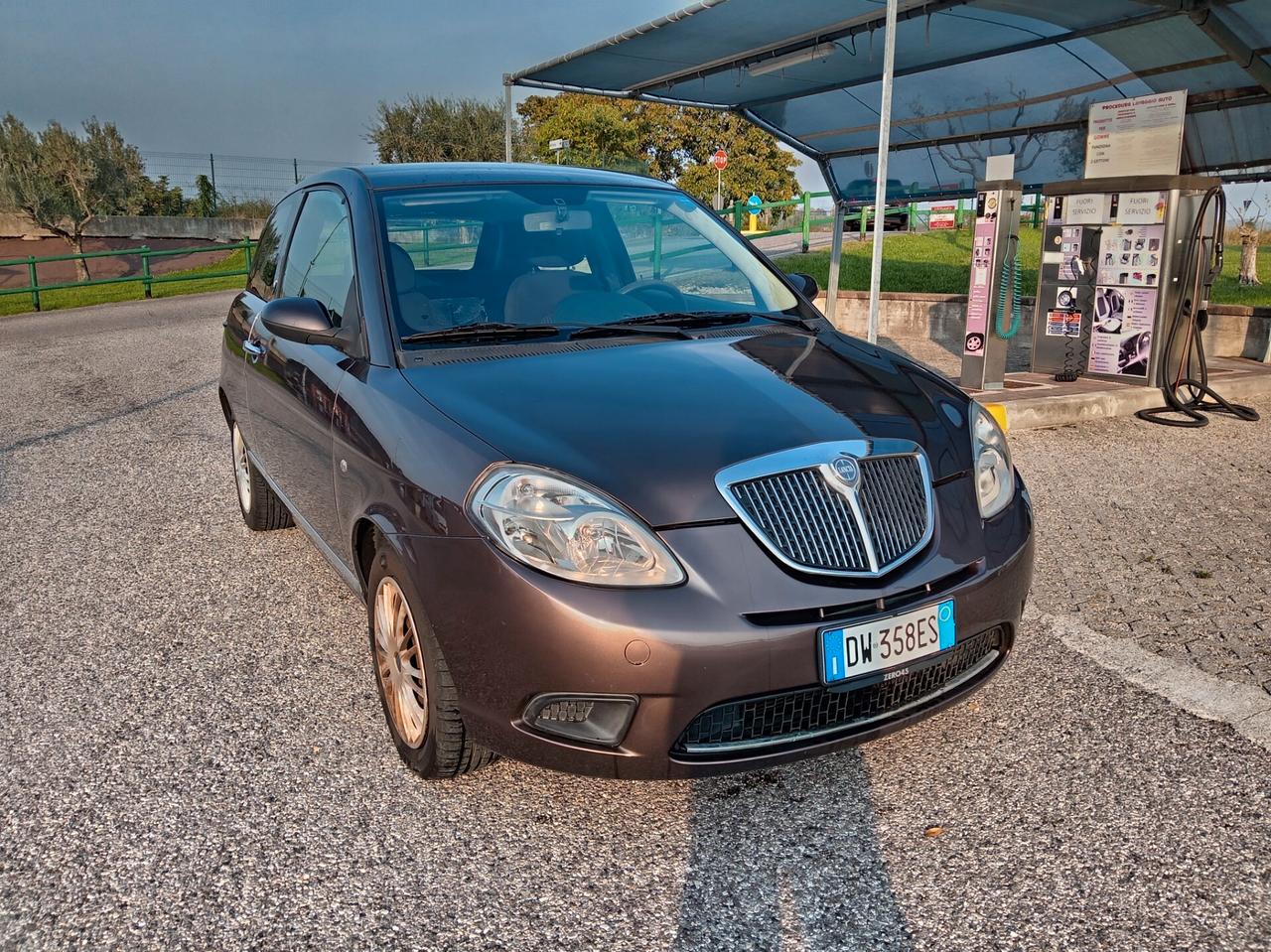 Lancia Ypsilon 1.2 Platino