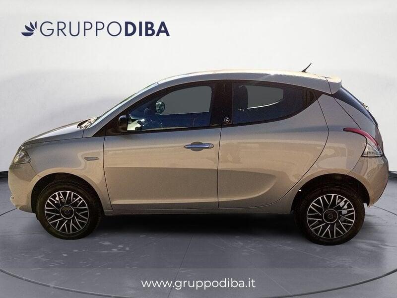 Lancia Ypsilon III 2011 Benzina 0.9 t.air Silver ecochic metano 80cv E6