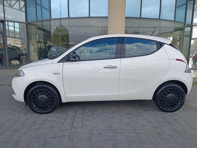 LANCIA Ypsilon 1.0 FireFly 5 porte S&S Hybrid Ecochic Silver