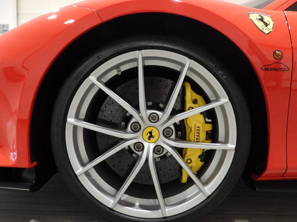 Ferrari 488 Coupe 3.9 Pista F1
