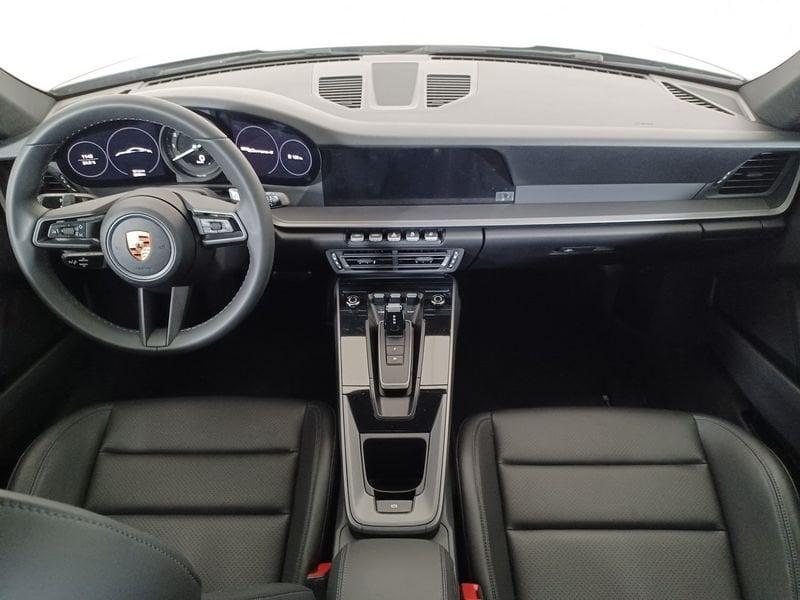 Porsche 911 VIII Carrera 992 Coupe Coupe 3.0 Carrera 4 auto