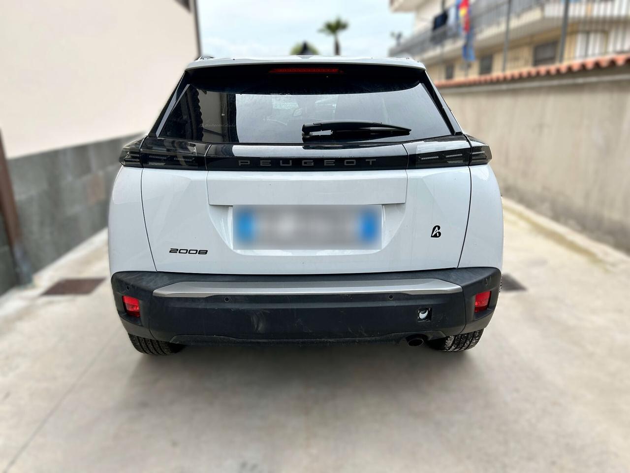 PEUGEOT 2008 1.2 Benzina 100CV - 2023 Incidentata