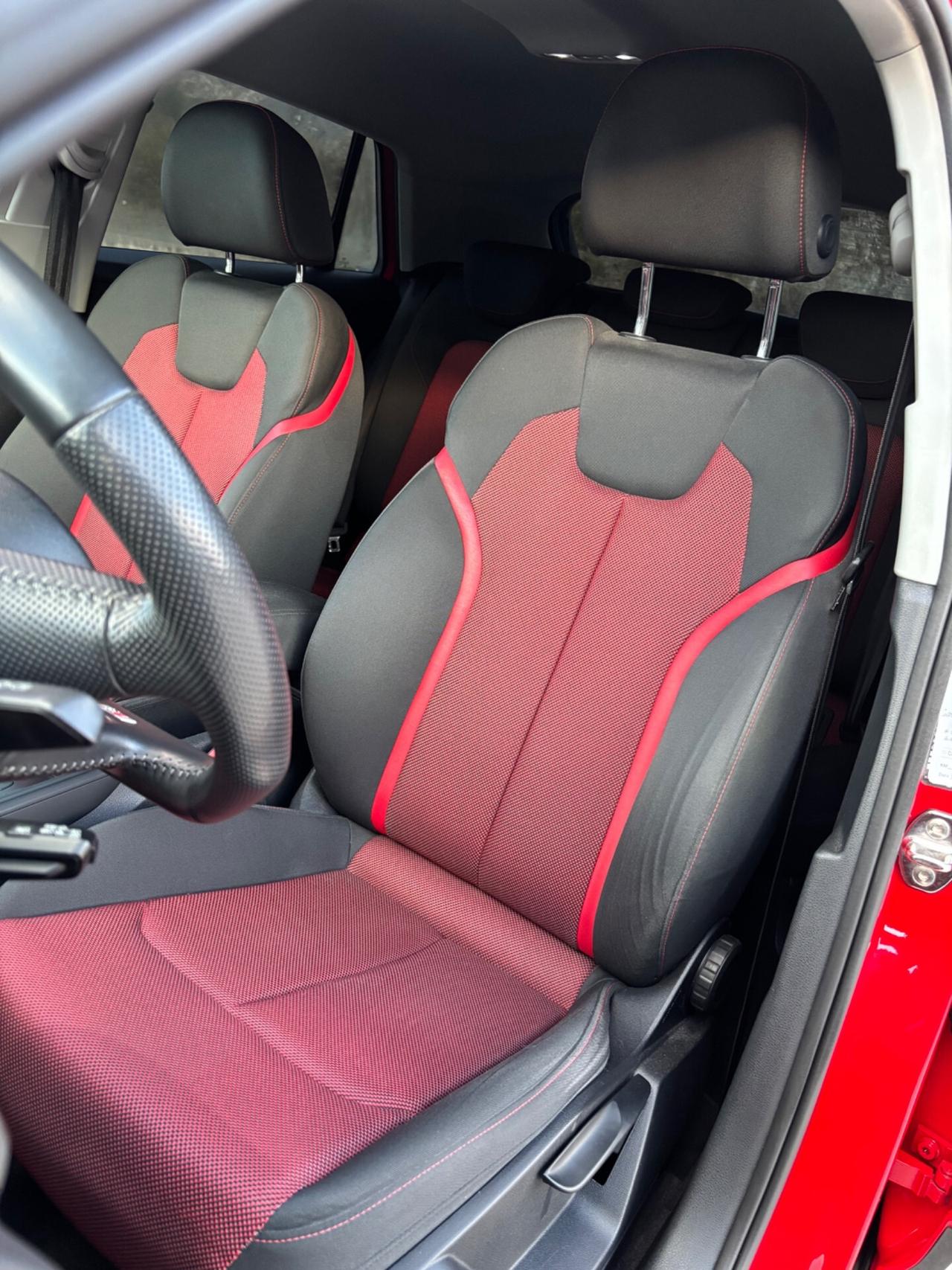 Audi Q2 1.6 TDI S line RED Edition