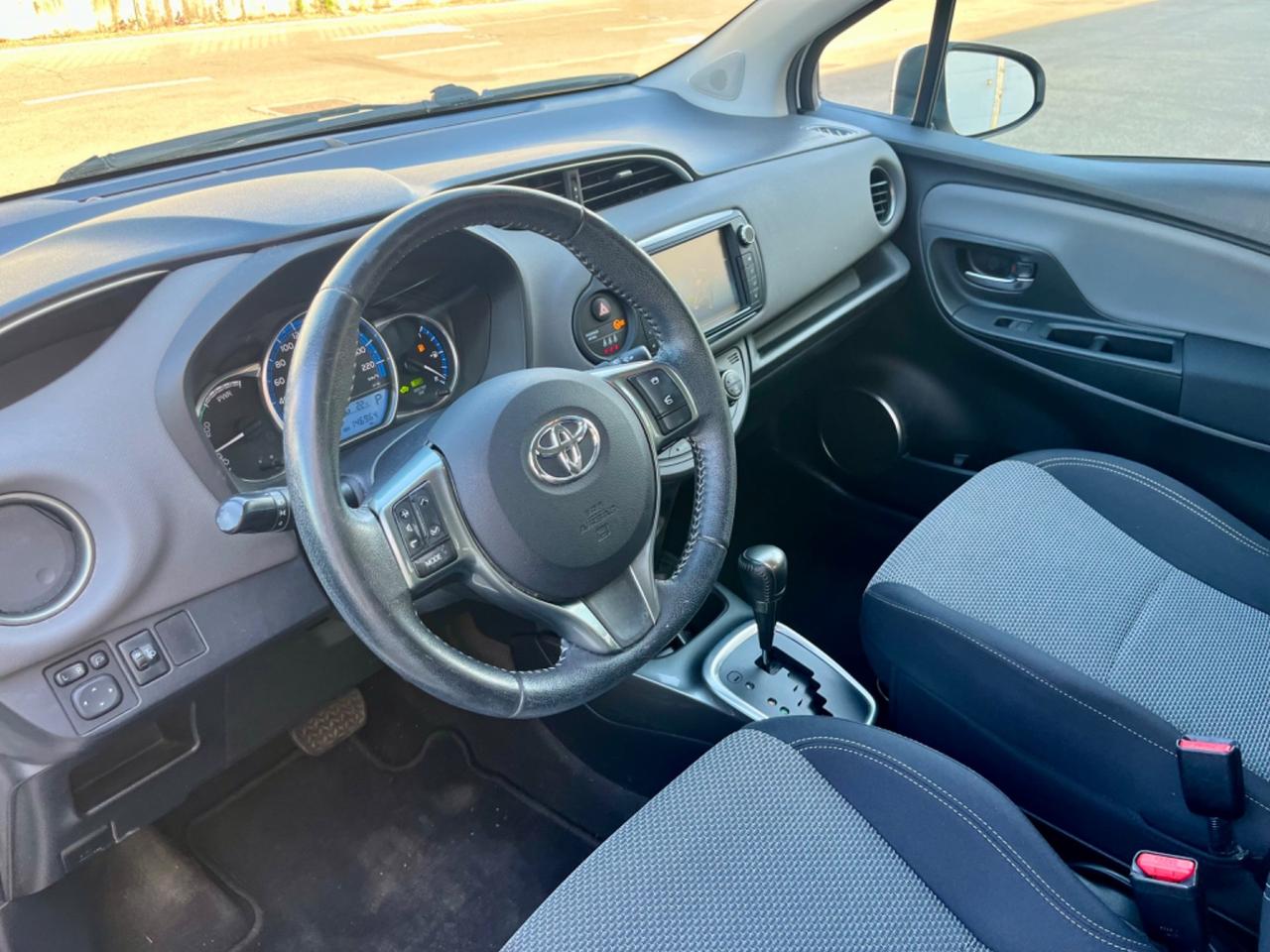 Toyota Yaris 1.5hybrid 74kw 2016 146.000km perfetta