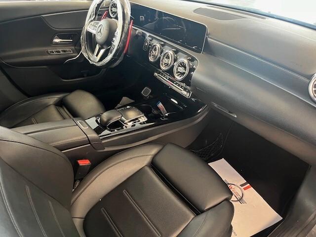 Mercedes-benz A 180 d AUTOMATIC BUSINESS PELLE + PACCHETTO LUCI INTERNO