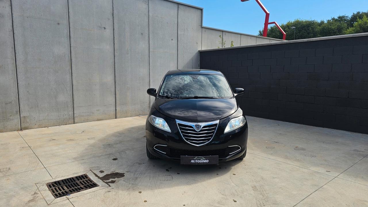 Lancia Ypsilon 0.9 TwinAir 85 CV 5 porte S&S Silver