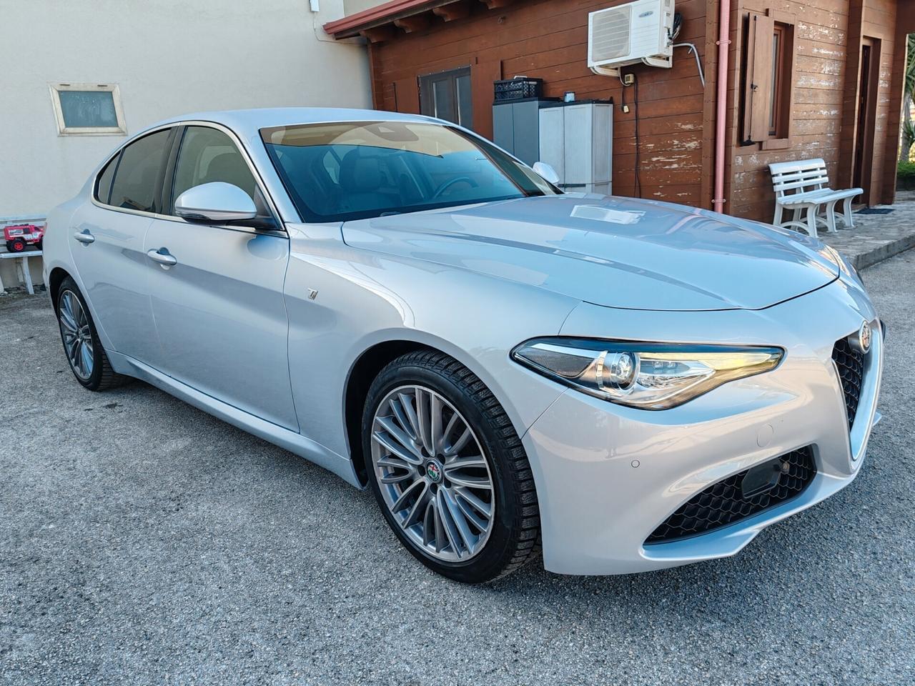 Alfa Romeo Giulia 2.2 TD AT8 190cv Ti
