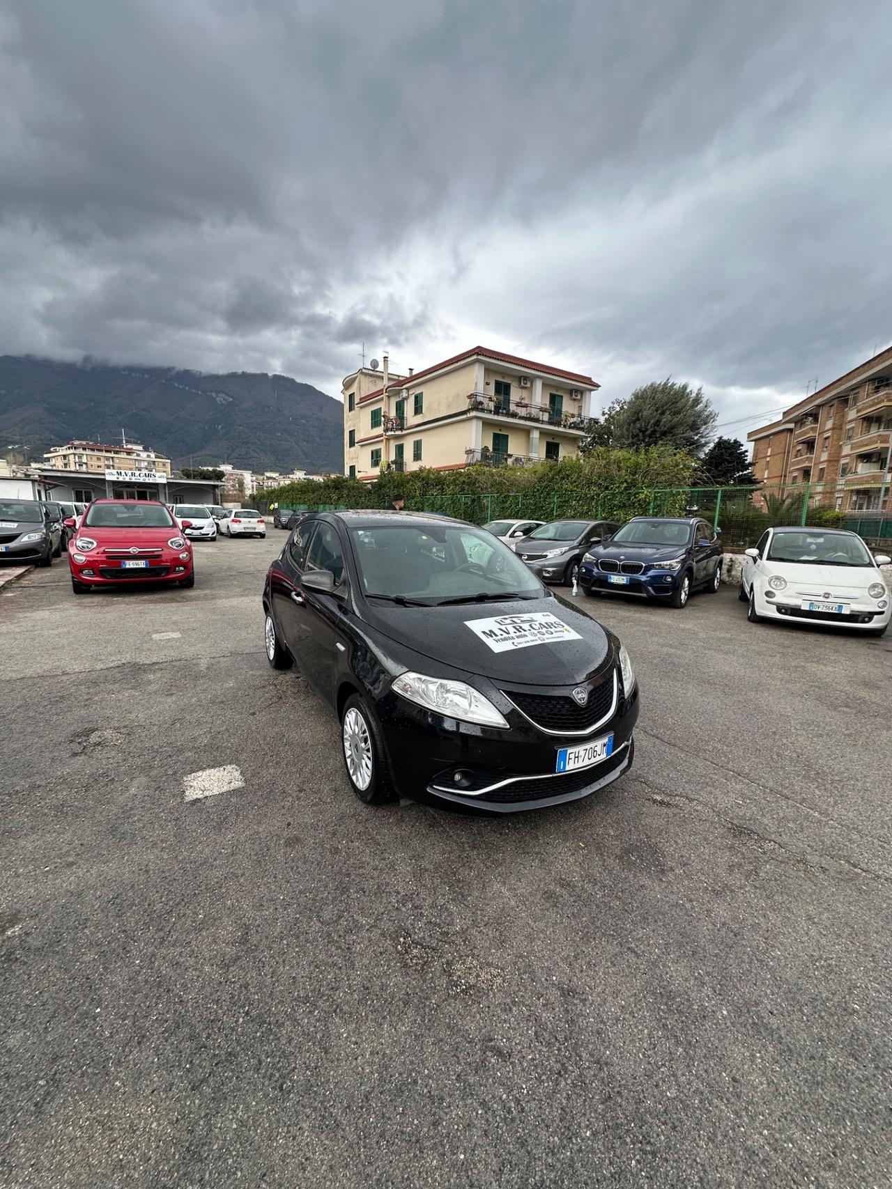 Lancia Ypsilon 1.2 69 CV 5 porte Unyca