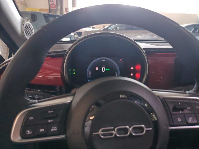 FIAT 600e Red