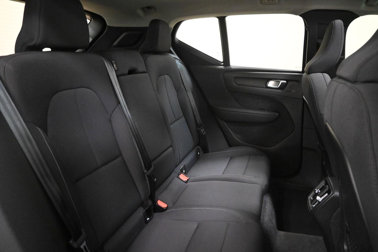 VOLVO XC40 (2017-->) XC40 T2 Momentum