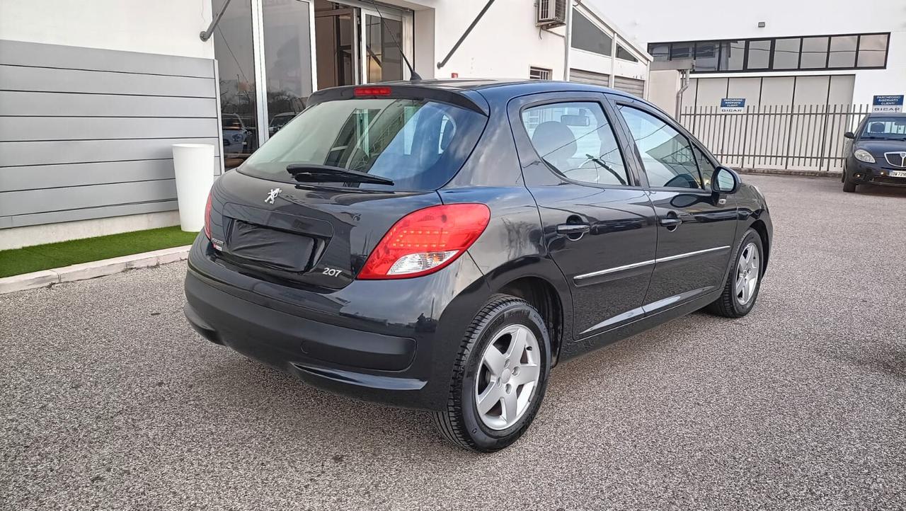 Peugeot 207 1.4 VTi 95CV 5p. Active NEOPATENTATI