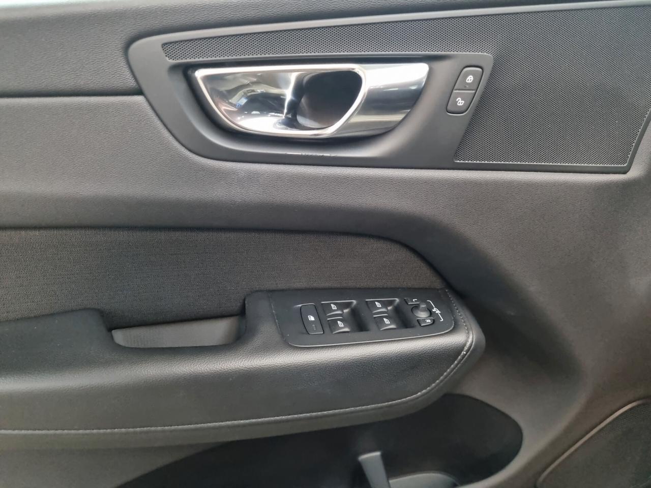 Volvo XC 60 XC60 B4 (d) AWD Geartronic Momentum Pro