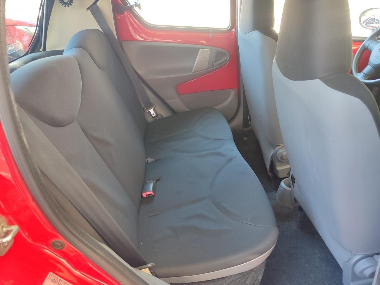 Toyota Aygo 1.0 BENZ 2010!!