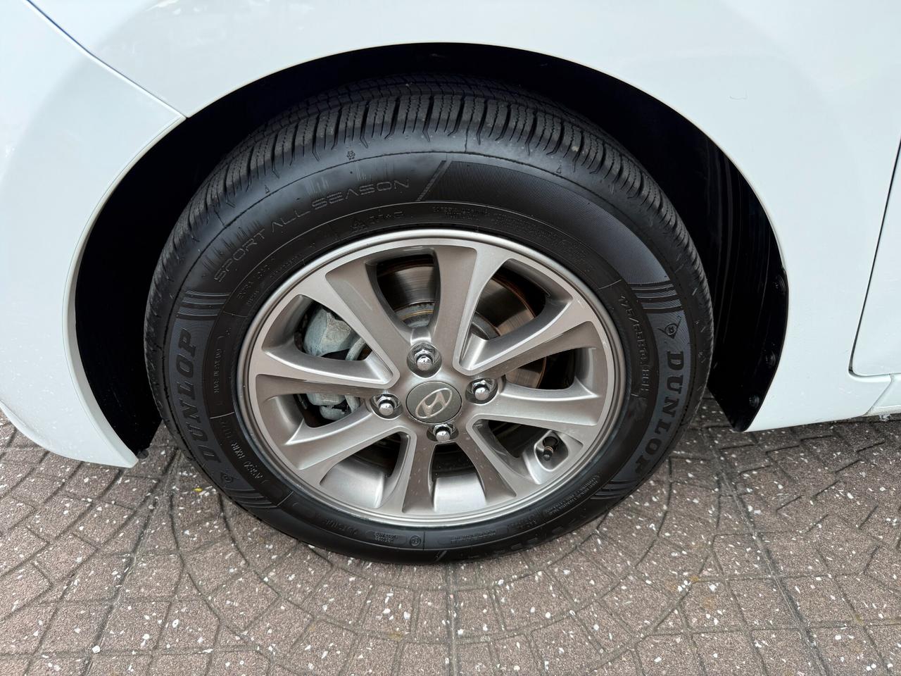 Hyundai i10 1.2 MPI Sound Edition A/T