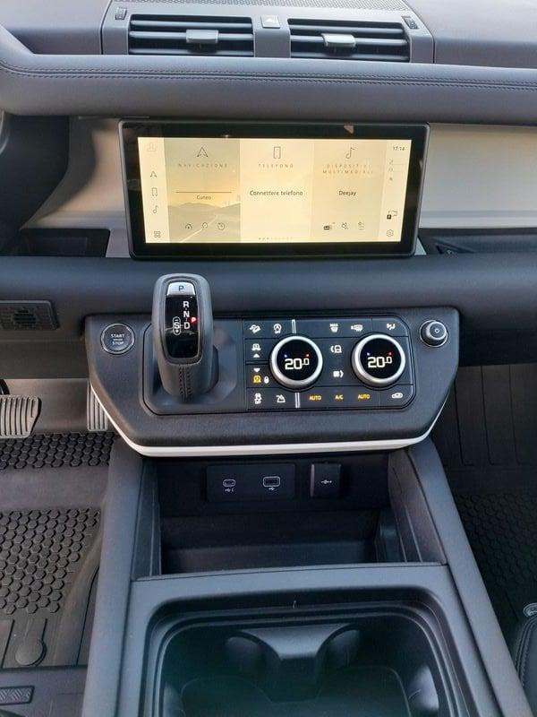 Land Rover Defender 3.0D I6 200 110 X-DYNAMIC SE AWD 7POSTI