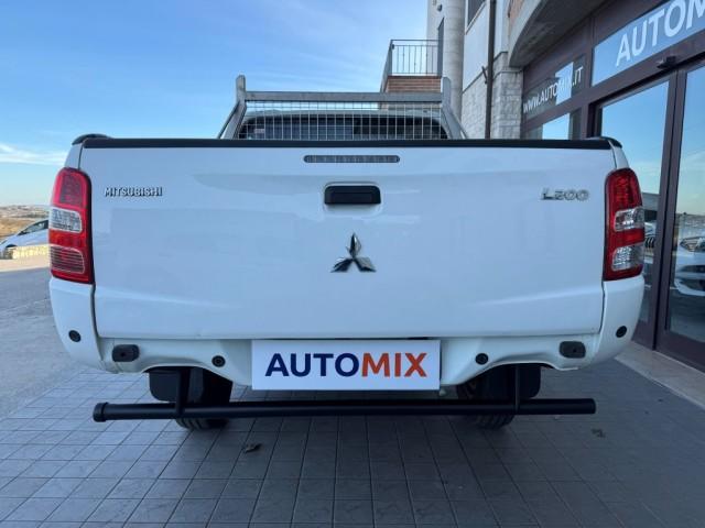 Mitsubishi L200 D.cab 2.4d Invite 4wd 154cv N1