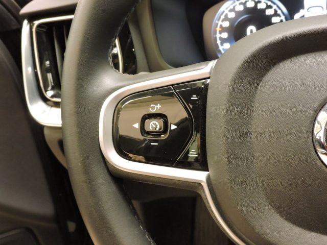 VOLVO V60 B4 (D) R-DESIGN AUTOMATICA