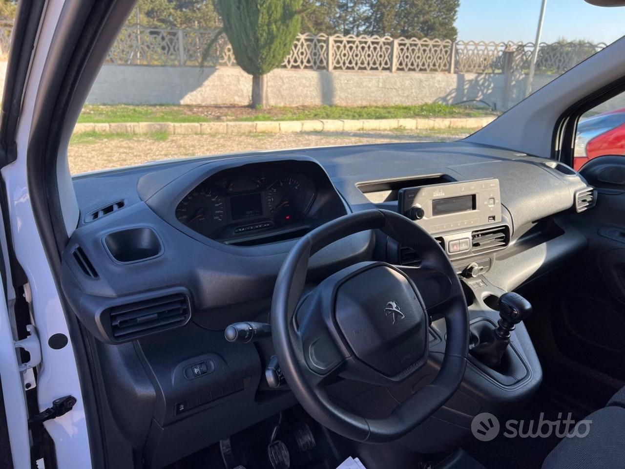 Peugeot Partner Maxi 2019 allestito 3 posti