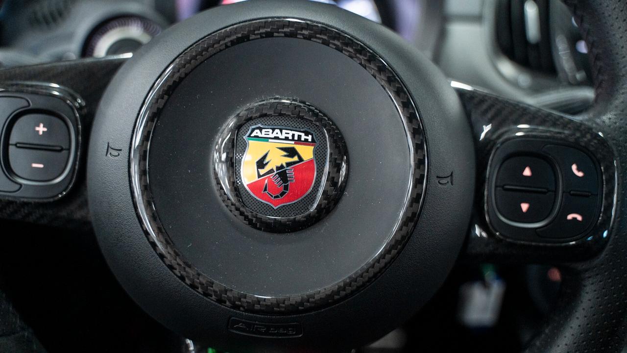 Abarth 595 Competizione 1.4 TJET 180CV SABELT BEATS BREMBO CARBON XENO NAVI FULL OPTIONAL