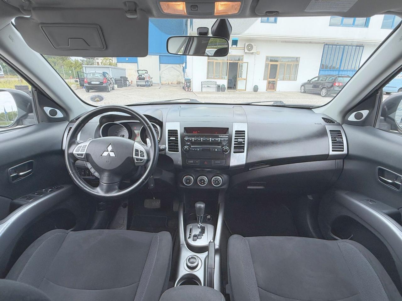 Mitsubishi Outlander 2.4 Benz/Gpl MIVEC Instyle 7 p.ti