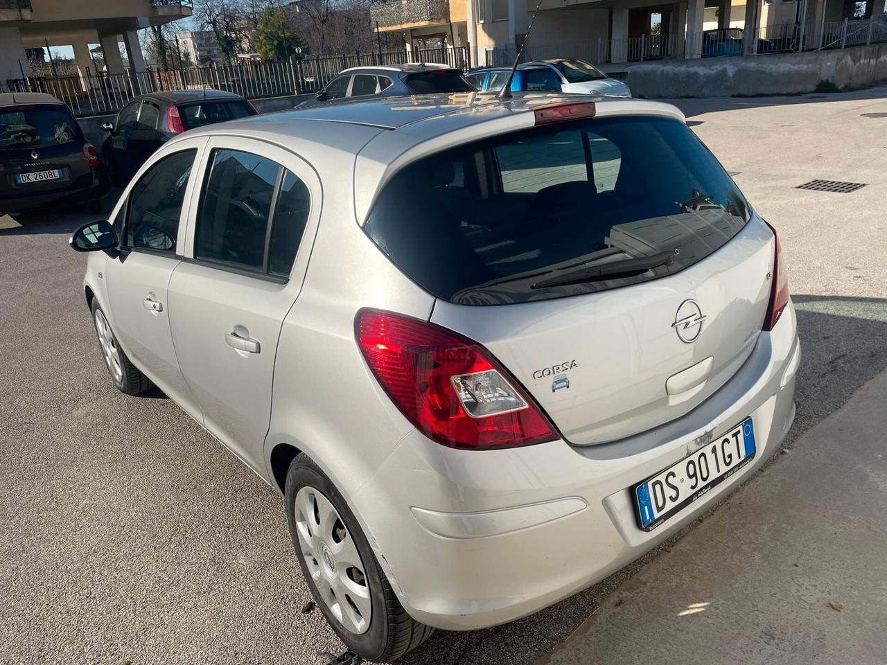 Opel Corsa 1.2 5 porte Cosmo