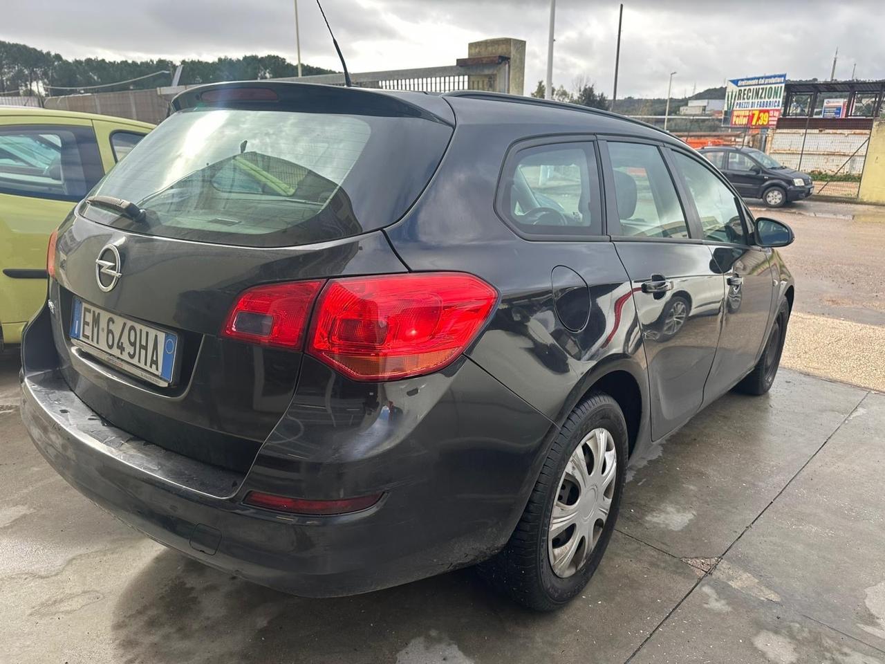 Opel Astra 1.7 diesel 2012 station wagon