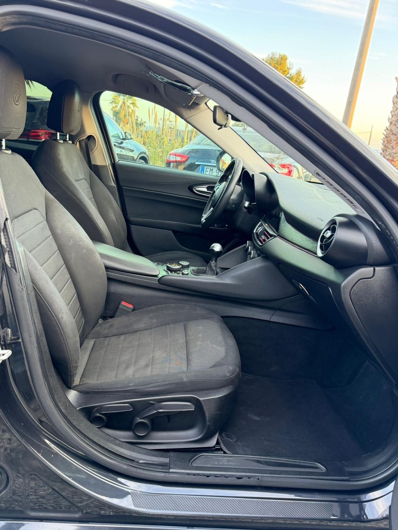 Alfa Romeo Giulia 2.2 Turbodiesel 150 CV Business Launch Edition