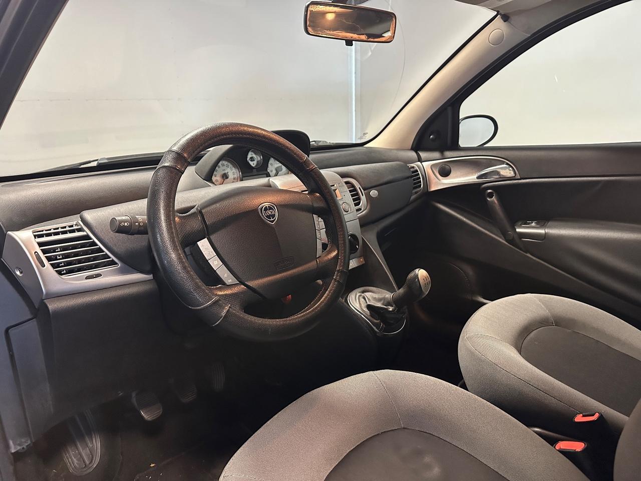 LANCIA YPSILON 1.3 MJT 75CV NEOPATENTATI