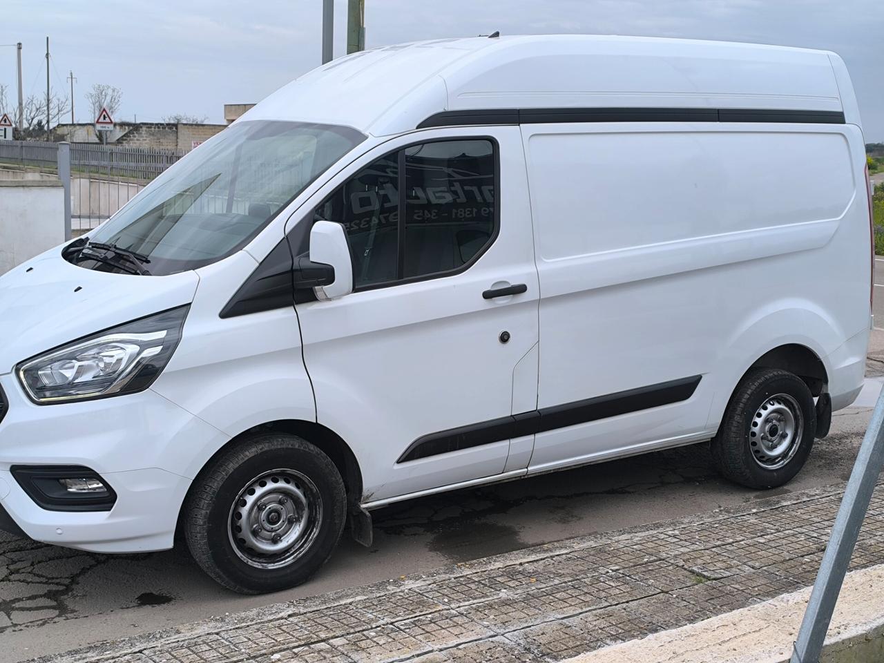 FORD TRANSIT CUSTOM 2.0 DIESEL 130cv L1H2 TETTO ALTO KM 86.000 LED/NAV/RETROCAMERA