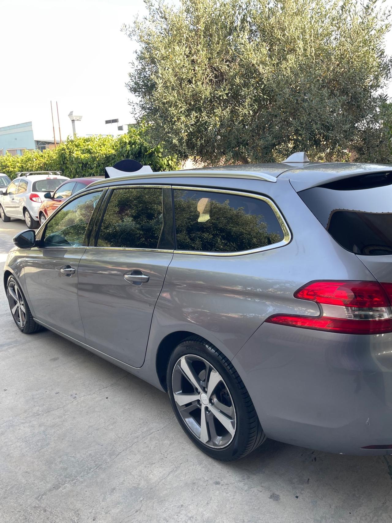 Peugeot 308 BlueHDi 120 S&S EAT6 SW GT Line