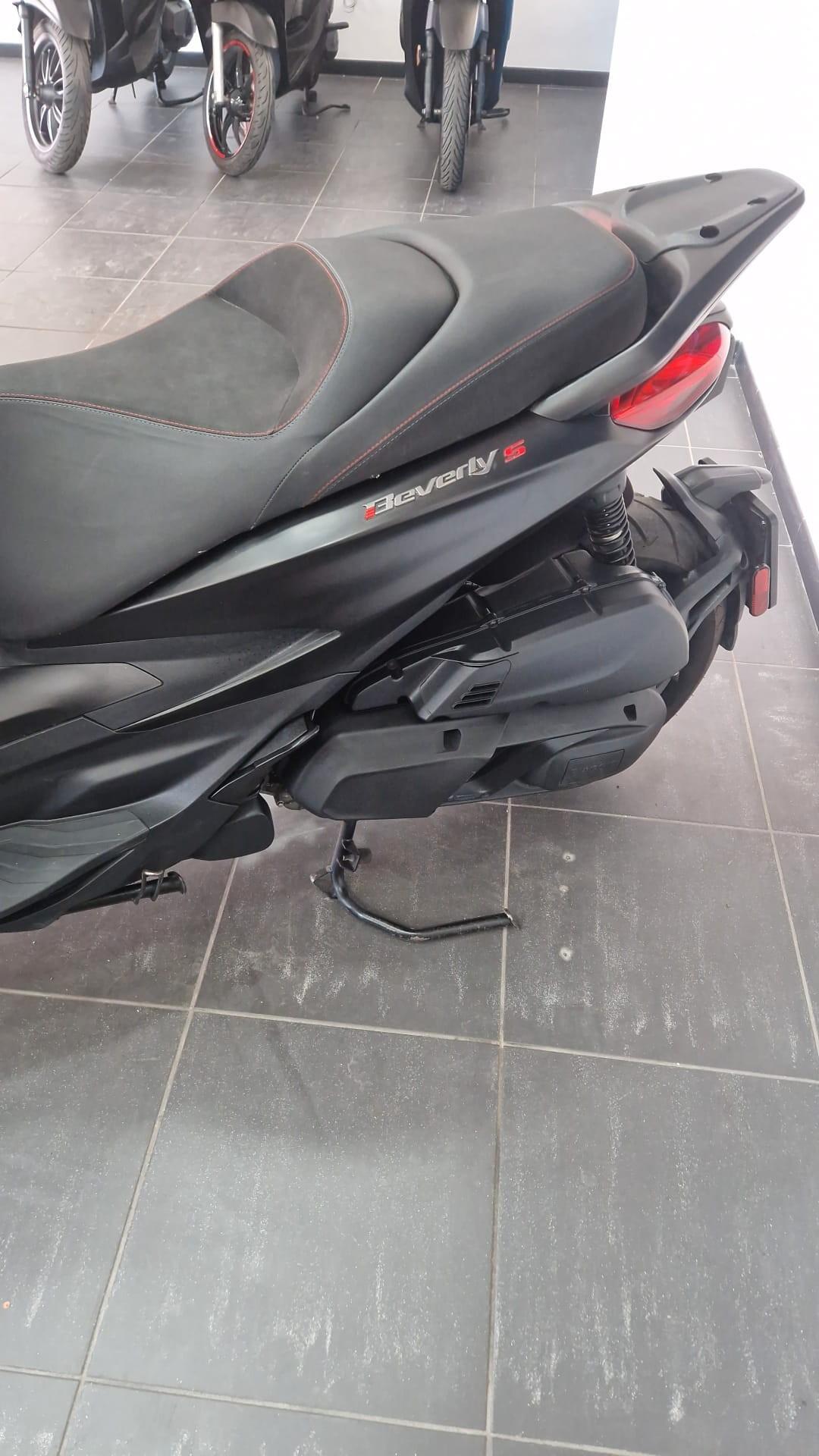 Piaggio Beverly 400 sport