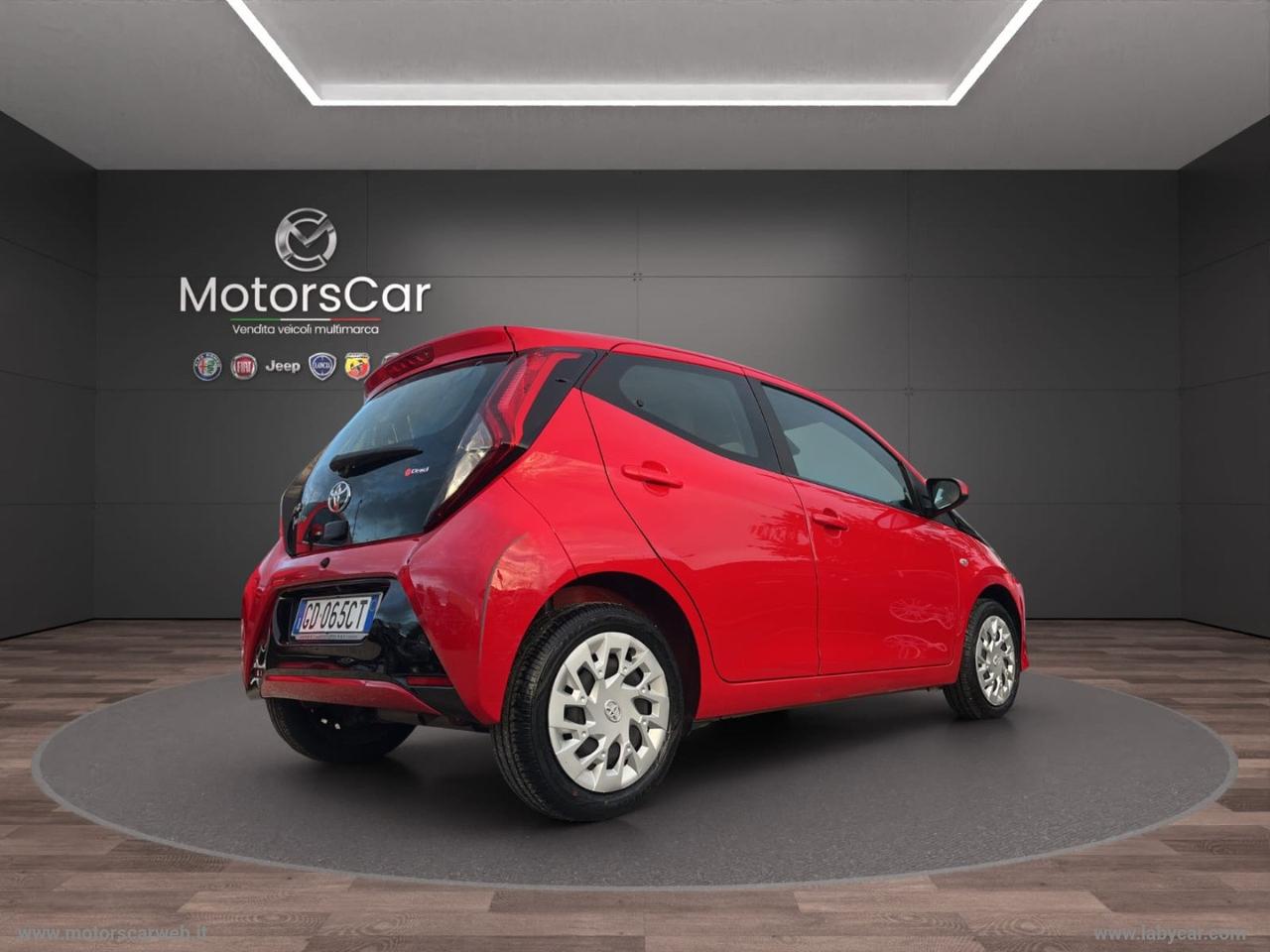 TOYOTA Aygo Connect 1.0 VVT-i 72 CV 5p. x-wave