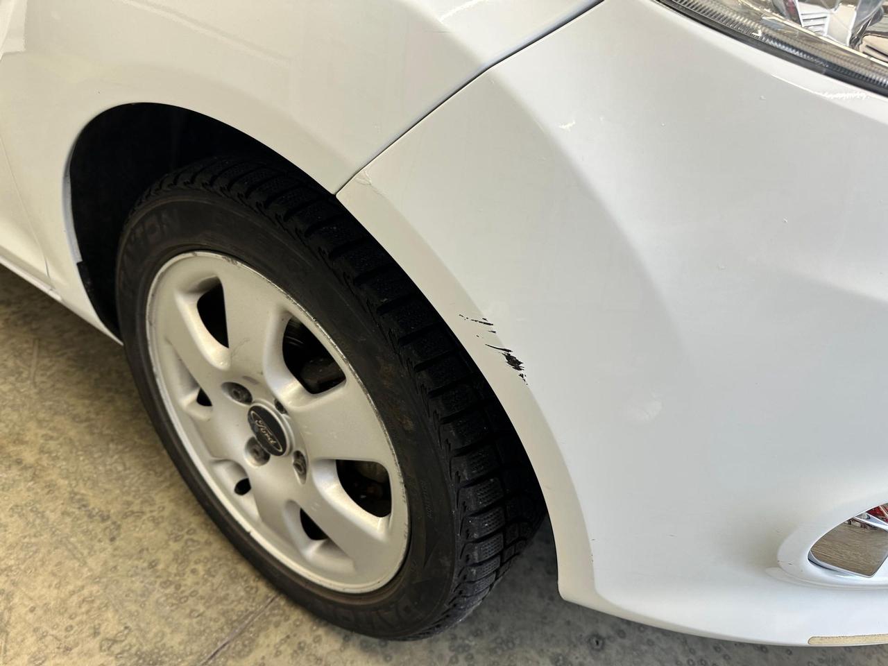 Ford Fiesta 5p 1.4 16v + Gpl