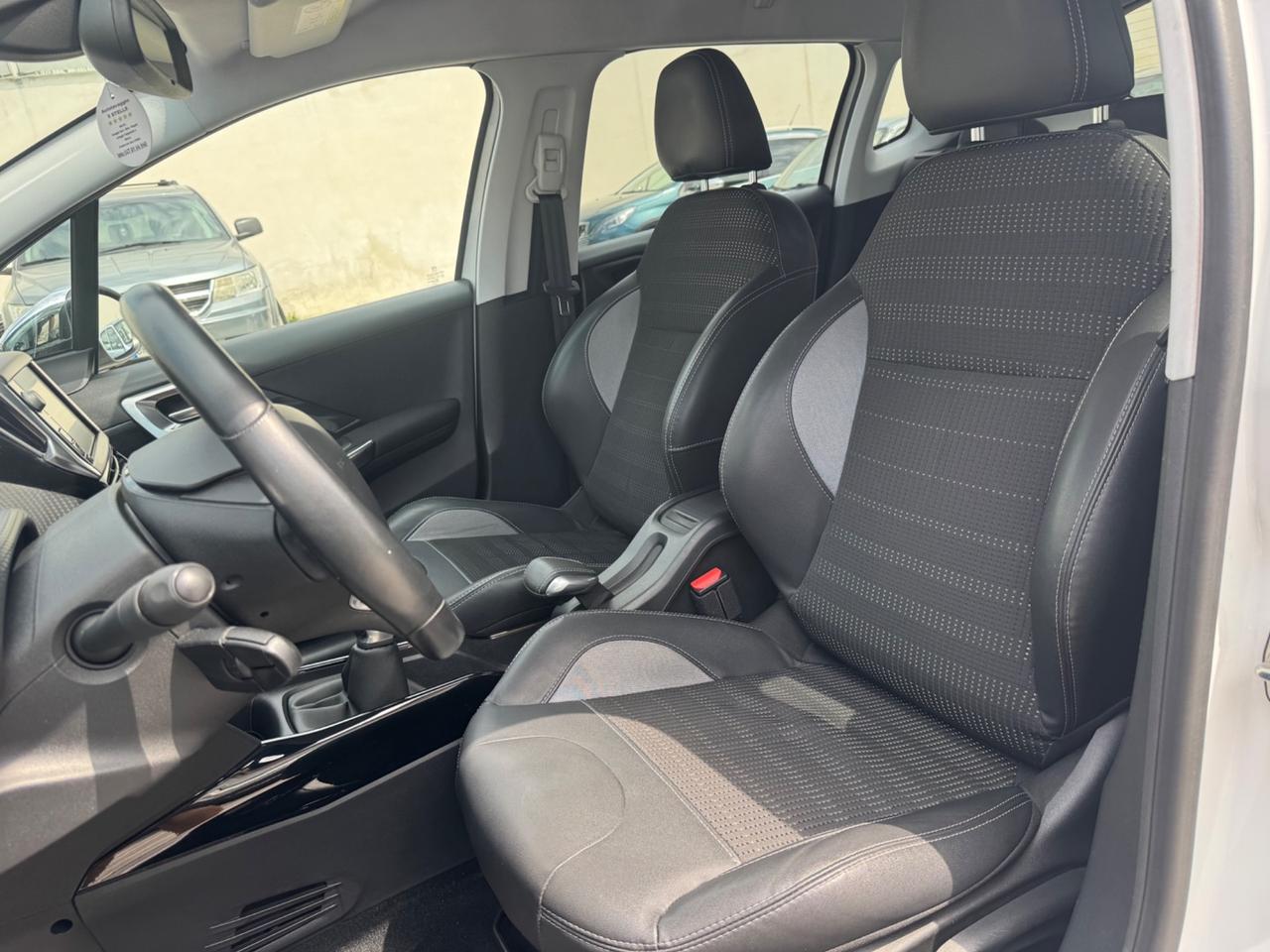 Peugeot 2008 1.2 BENZINA 82CV Allure 2016