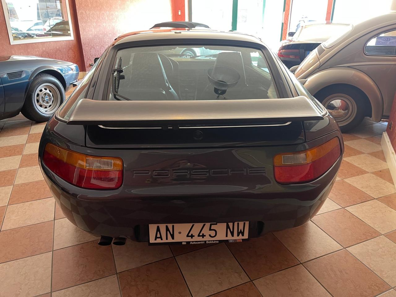 Porsche 928 S4