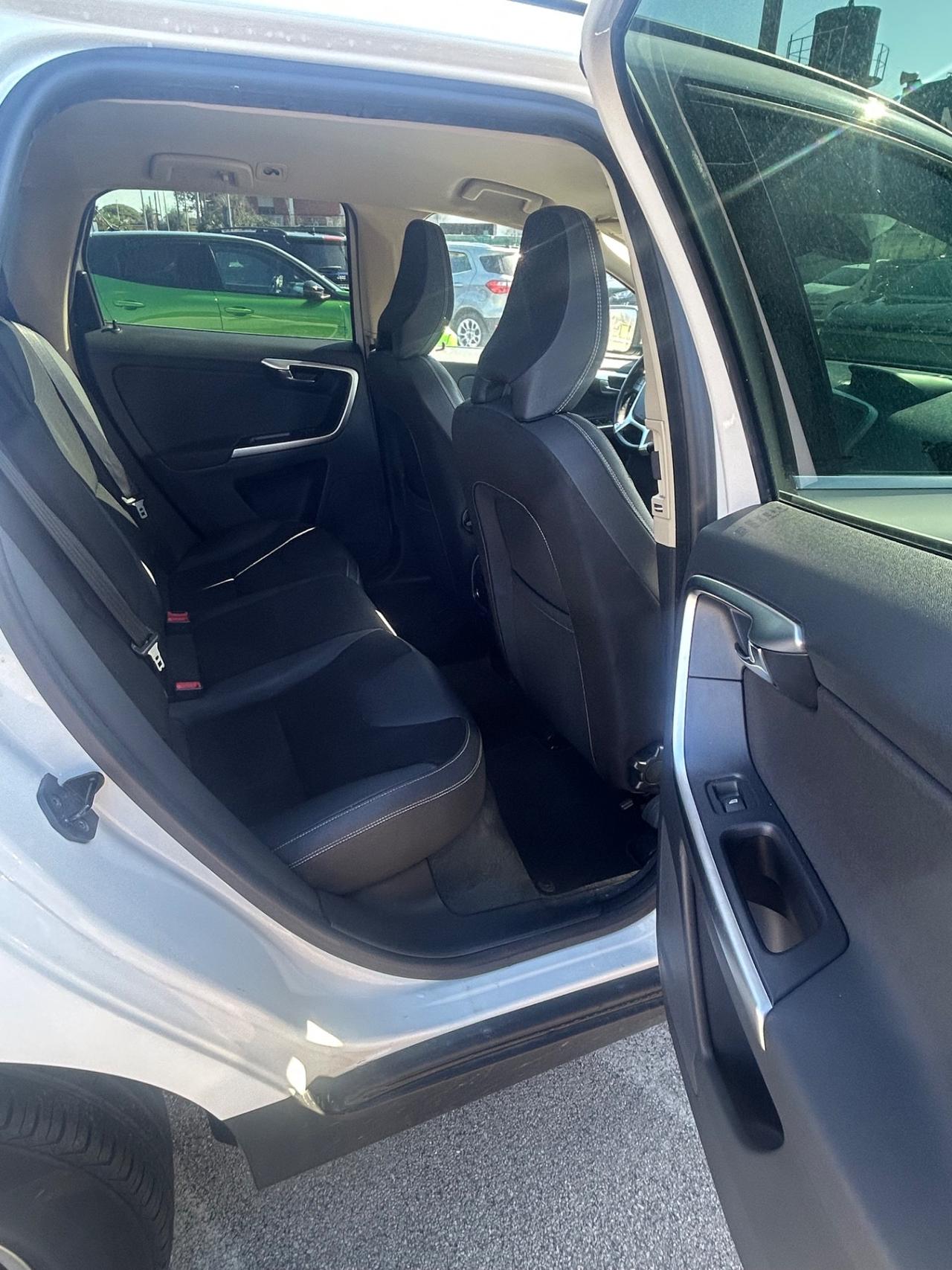 Volvo XC 60 XC60 2.4 D 175 CV FWD Geartronic Kinetic