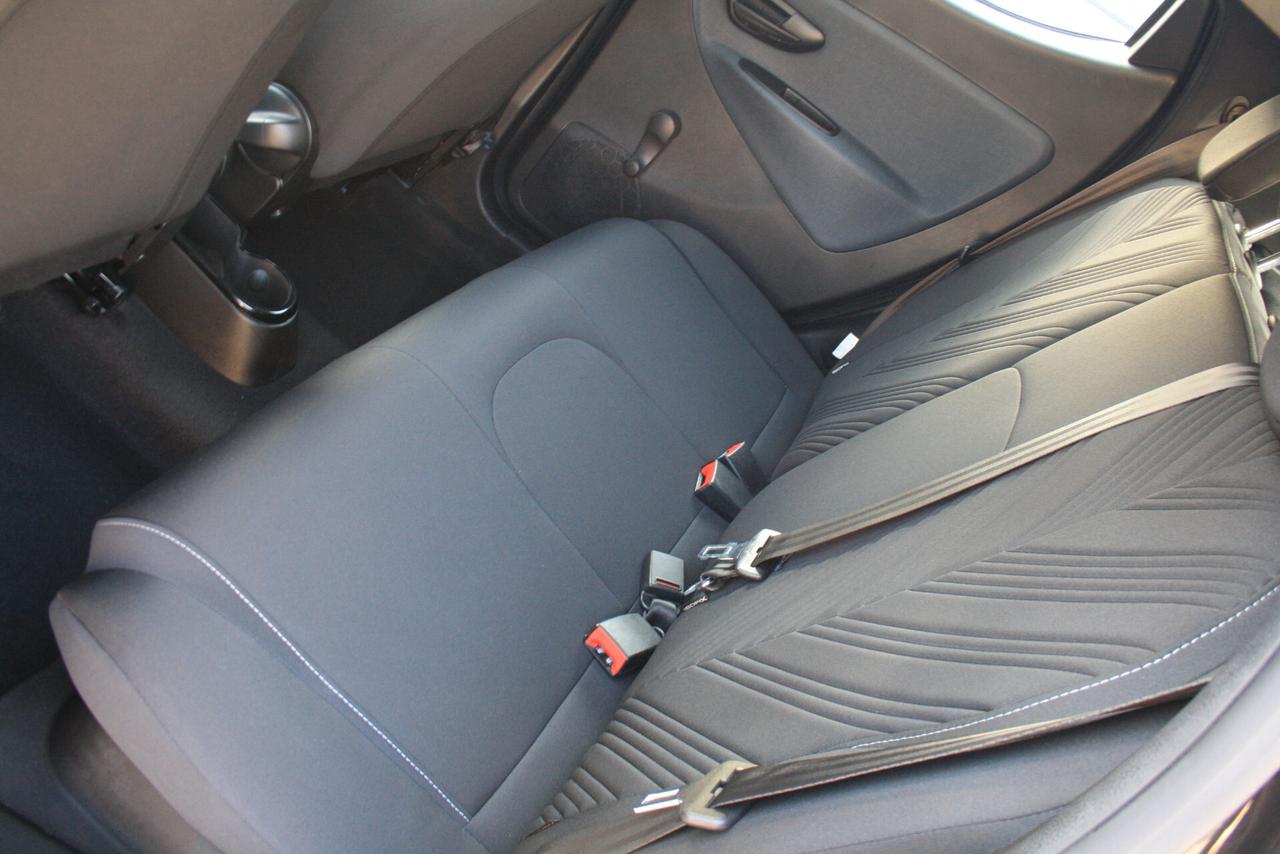 LANCIA YPSILON 1.0 HYBRID 70CV GOLD BLACK