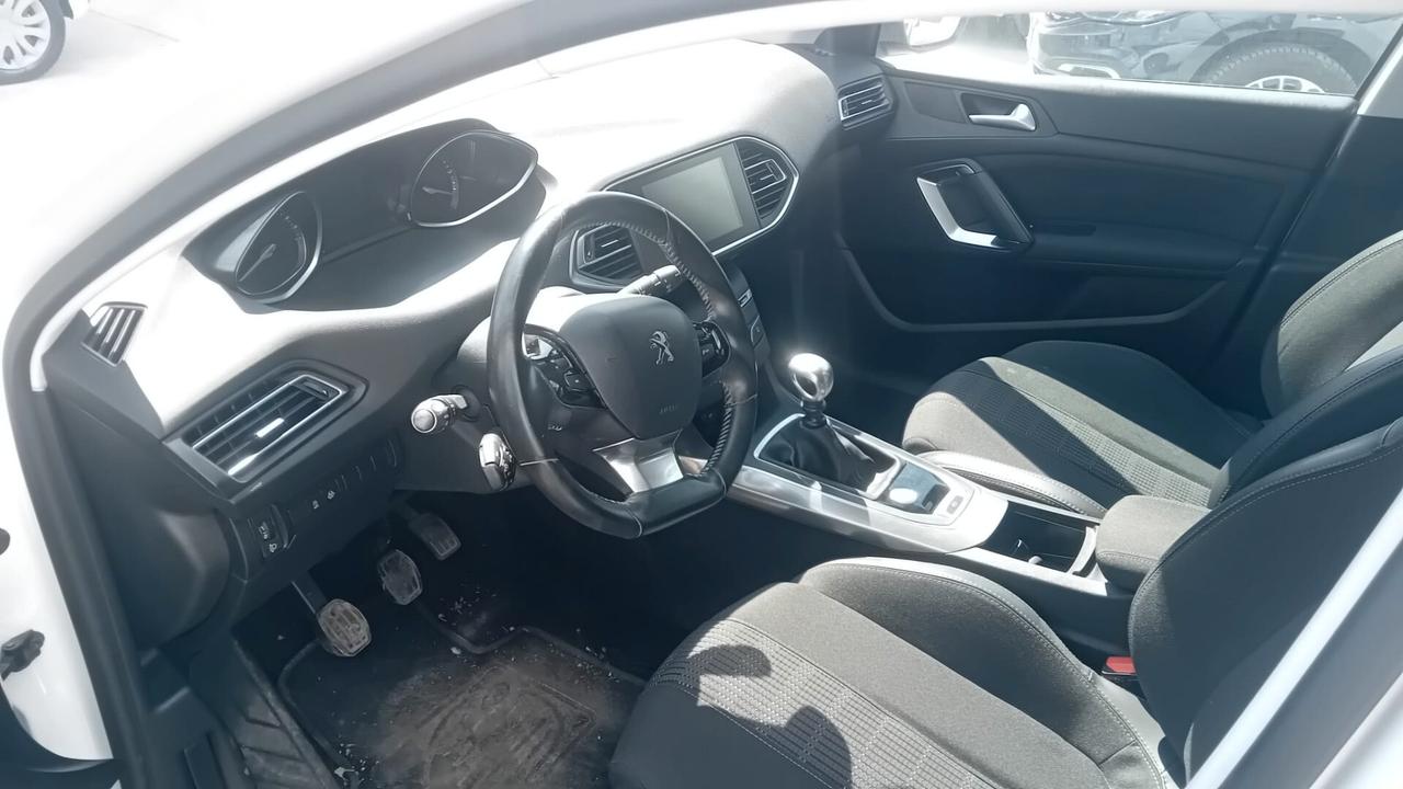 Peugeot 308 BlueHDi 130 S&S Allure