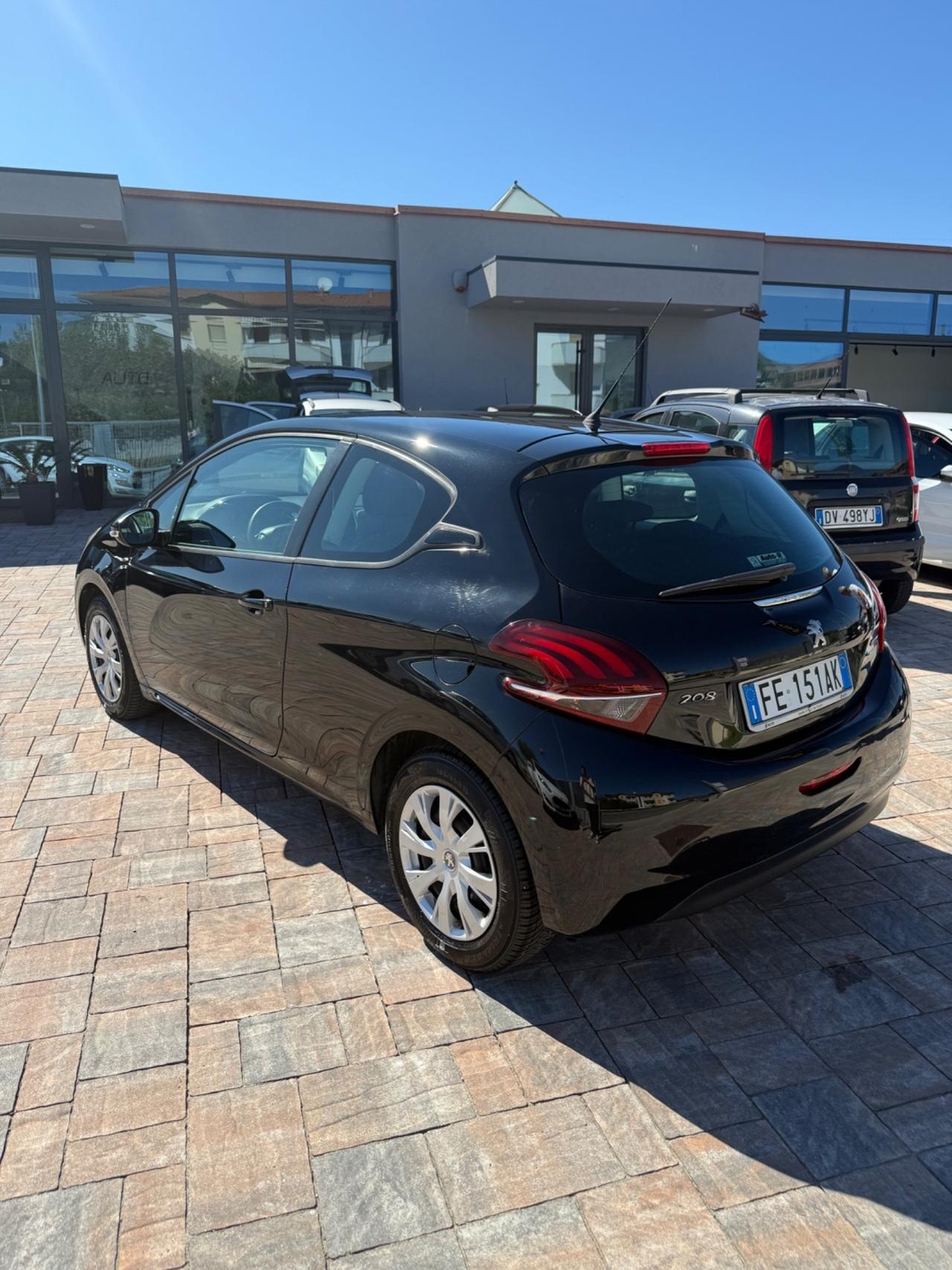 Peugeot 208 2016
