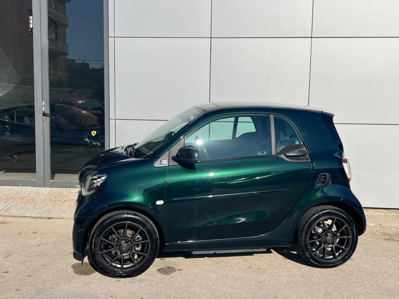 Smart ForTwo eq British Green - anno 2021 - km 71.000