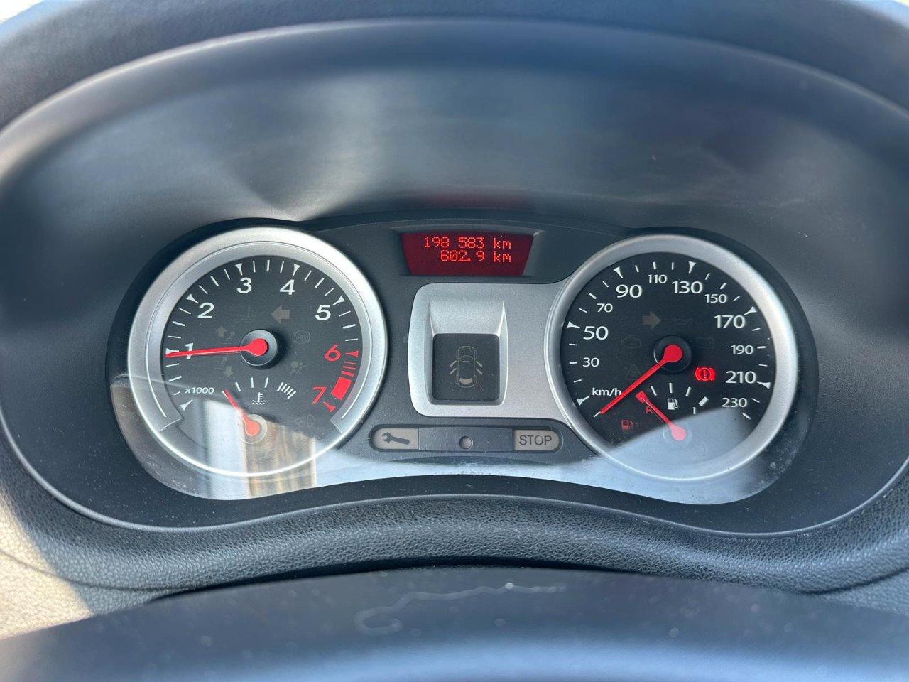 RENAULT Clio 1.2 16V 5 porte Confort