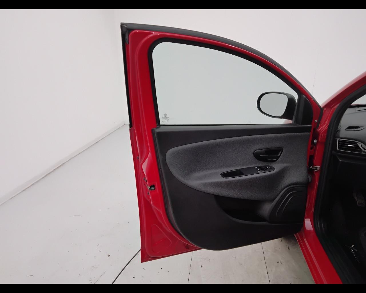 LANCIA Ypsilon III 2015 - Ypsilon 1.0 firefly hybrid Silver s&s 70cv